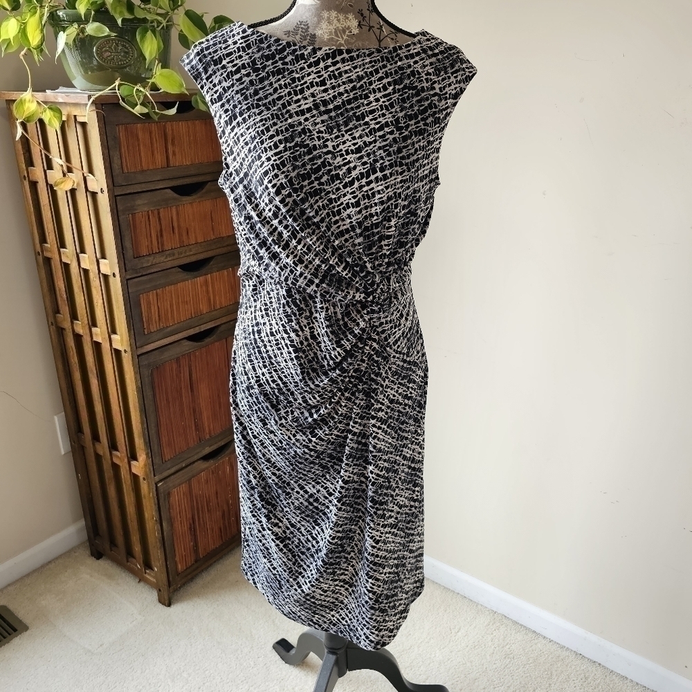 NWT Kenneth Cole side knot easy wear black & white print dress Sz. L